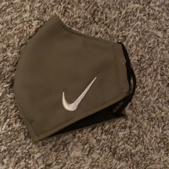 Mask for Women & Men - Picture 11 of 13